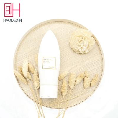 China Modern Wholesale HAODEXIN 240ml Unique White Plastic 8oz HDPE Shampoo Lotion Bottles With Screw Top Disc Flip Cap Squeeze Bottles for sale