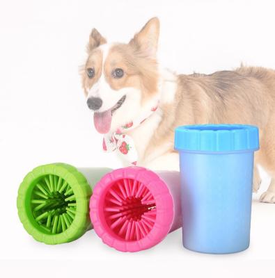 China Stocked Wholesale New Design Portable 360 Rotation Pet Feet Cleaners Cat Paw Washer Silica Gel Dog Paw Cleaner Cup for sale