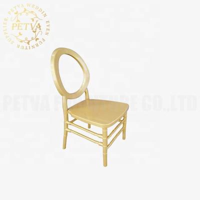 China Modern Wholesale Gold Stackable Round Back Acrylic Chairs And Wedding Chair Wedding Tables For Event Used for sale