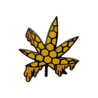 China Europe & North American Professional Custom Hard Weed Pin Brooches Large Safety Glitter Pin Personalizados With Enamel Gold Foil Packaging for sale