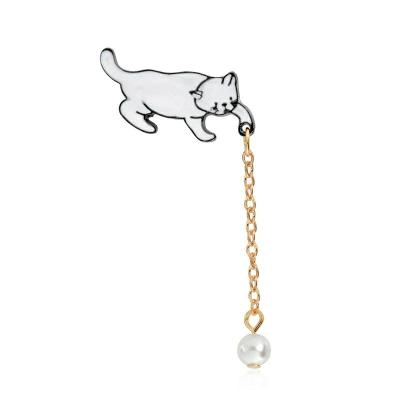 China Europe & Custom Made Funny Cat Brooch Diamond Badge For Girl Gift Pearl Tassel North America Cat Jewelry Cat Pin With for sale