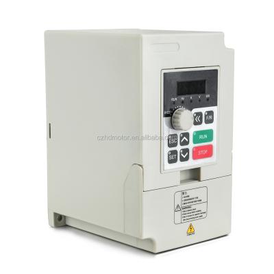 China Wholesale 220V 2.2kw Single Phase Input Mini VFD Variable Frequency Drive Inverter 89*149*110MM for sale