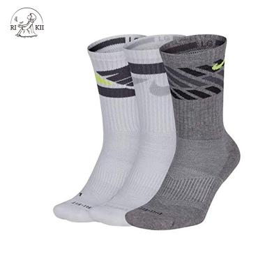 China BQ-A 035 Low MOQ Sports Socks QUICK DRY Crew Socks for sale