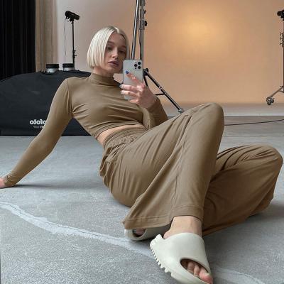 China Women Winter QUICK DRY Clothing 2 Piece Outfit Crop Top Long And Wide Leg Pants Solid Tracksuit for sale