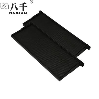 China Bee Farm Support Customization 483 x 159 mm Black Hive Frames with Plastic Bee Base Sheets for sale