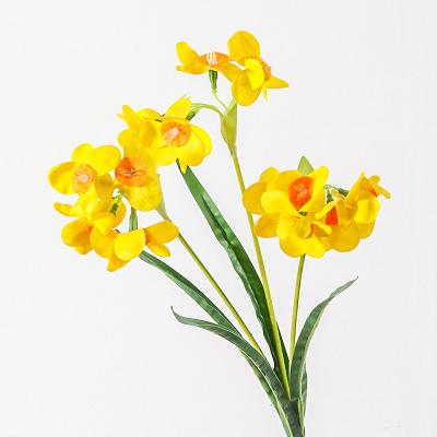 China Beautiful Artificial Flower Colorful Home Indoor Hand Tied Artificial Flower Decorative Decorations Wedding Daffodilly Narcissus for sale