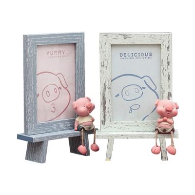 China Custom made antique white wood photo frame hotel store best quality wood frame photo frame 15*5*23.5cm for sale