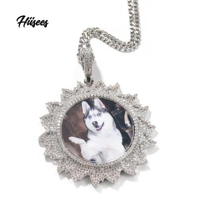 China Hiphop Hiisees Gold Color Zircon Jewelry Photo Medallions Custom Necklace Picture Medallion Pendant Necklace for sale