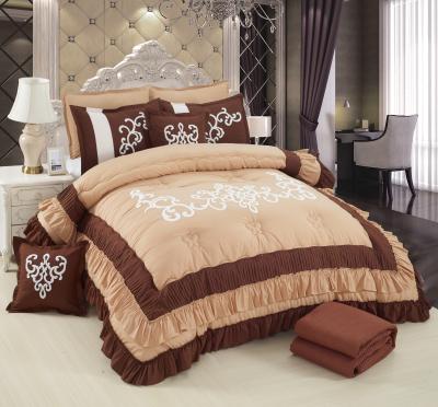 China Jacquard Customized Design Home Use Bed Skirt Embroidered Comforters Fitted Pillow Case Bedspread for sale