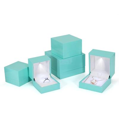 China 2021 Top Quality Whole Factory Direct Handmade Jewelry Blue Painting High End Custom Jewelry Organizer Storage Packaging for sale