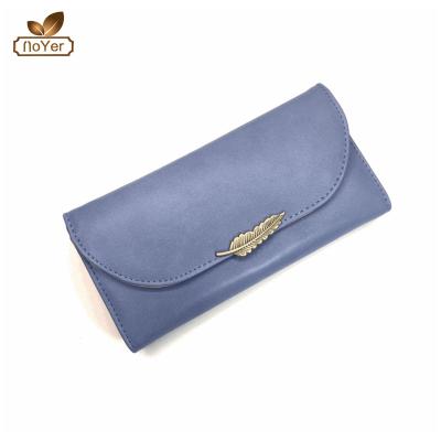 China Fashionable Vintage Leaf Latch Women Wallets With Card Slots Purse Yiwu Leather Ladies Wallets for sale