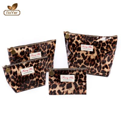 China Fashoion Online Shopping Lady Hand Purse With Coin Zipper Trendy Leopard Printed Makeup Bags for sale