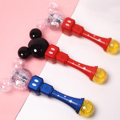 China Recycling plastic high quality non-slip catheter handle mickey mouse electric outdoor toys blowing clear bubble stick for sale