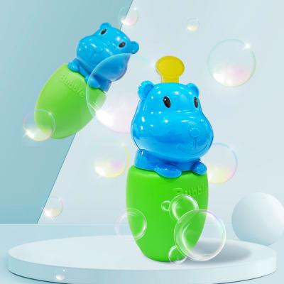 China Newest Little Bear Plastic Blowing Bubble Wand Set Classic Outdoor Device Easy To Use Waterproof Outdoor Device Supplier for sale