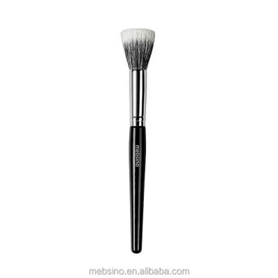 China Luxury Single Smudge Brush Makeup Brush Kabuki Pro Highlight Blush Brush 1pcs Cosmetic Brushes for sale