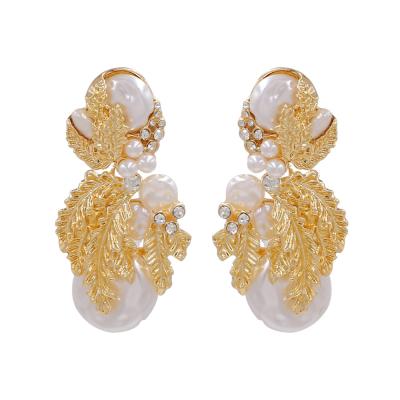 China Latest Welwish Earring Design CLASSIC Gold Plated Leaf Twisted Women Earring Pearl for sale