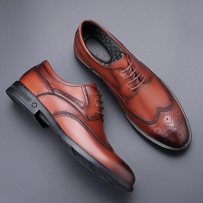 China Logo 2022 Men's Party Wear Men's Handmade Stylish Office Shoes Breathable Genuine Leather Lightweight Piggy Bank Money Box Western Wedding for sale