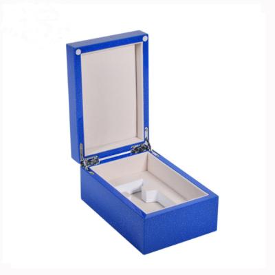 China Handmade Luxury MDF Luxury Perfume Finish Lacquer Wooden Box For Perfume Bottle Wooden Storage Box for sale