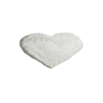 China Modern Wool Carpet Heart Floor Mat Suitable For Living Room, Bedroom And Hotel Can Be Customized for sale