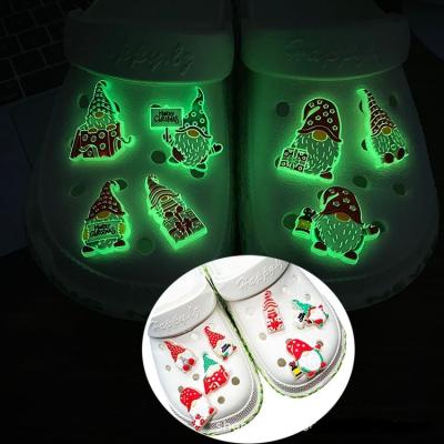 China Soft Free Delivery Glow in the Dark Shoe Laces Lady Footwear Decoration Luminous Christmas Shoe Buckle for sale