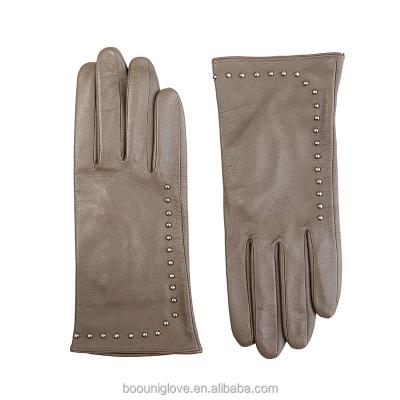 China Fashionable and Durable Custom Women Touch Screen Accessories Ladies Sheepskin Lined Winter Training Leather Gloves for sale