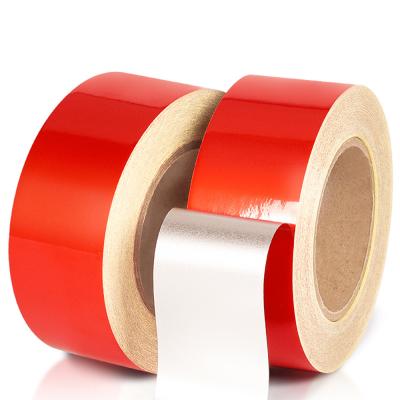 Cina Nastro di marcatura Custom Heavy Duty PVC Floor Line Road Red Parcheggio autoadesivo di sicurezza Industrial Warning Floor Tape in vendita