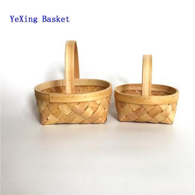 China Sustainable Eco-Friendly Best Selling Oval Woven Chip Basket With Handle Set Of 2 for sale