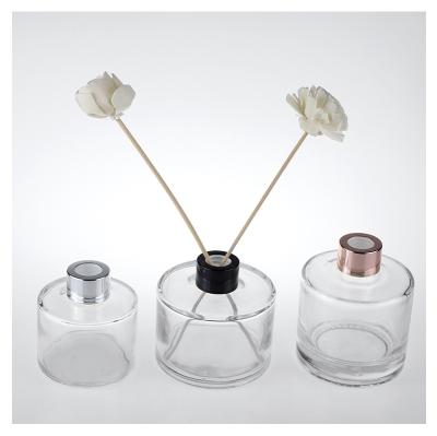 China Perfume Wholesale New Arrival Car Diffuser Cylindrical Aroma Diffuser Square Aroma Diffuser Bottle for sale