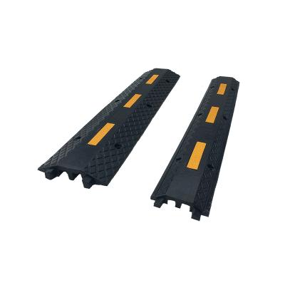 China High Loading Capacity Anti-pressure Rubber+PVC Cable Protector Portable Road Speed ​​Bump for sale