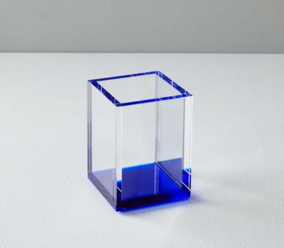 China Temperature Display Desk Accessories Acrylic Lucite Pencil Cup Display Holder for sale