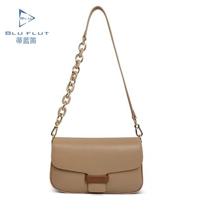 China No Contrast Color Chain Saddle Bag Blu Flut Luxury Ladies Genuine Leather Shoulder Bag High Quality Armpit Bag for sale