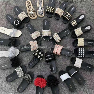 China Quick-drying 2.4 dollars of X023 assorted styles cheap ready stock ladies slippers and sandals, ladies slippers, slippers for sale