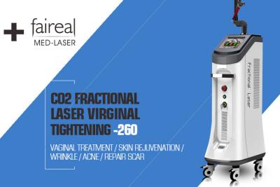 China Máquina multifuncional fraccionaria de la belleza del laser del CO2 médico para el retiro de la cicatriz en venta