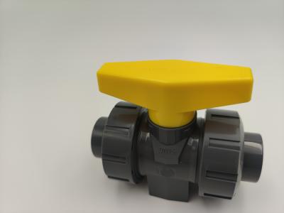 China PVC Plastic Ball Valves DN 15 / DN 20 / DN 25 ISO 5211 Standard for sale