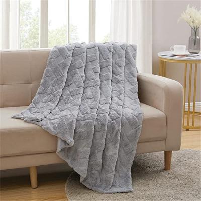 China 100% Polyester Jacquard PV Fleece Factory Cheap Thick Anti-static Warm Faux Fur Fleece Animal Blanket For Winter for sale