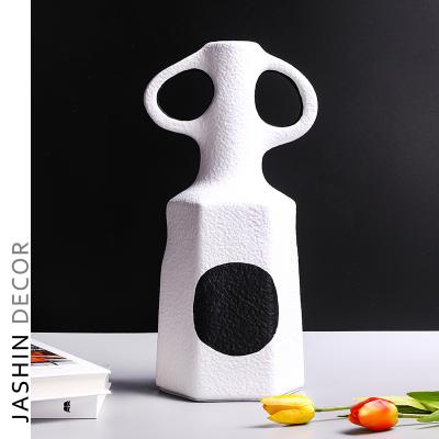 China Art Decor Wholesale Resin Vase 2022 Newly Open Tabletop Resin Vase Special Shaped Vase Home Decorations for sale