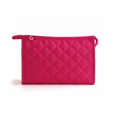 China Diamond Pattern Pink Quilted Cosmetic Bags , Travel Toiletry Bags For Women for sale