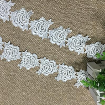 China New Viable Fashion Imported Embroidery Bridal Polyester Mesh White Tulle Lace Fabric for sale