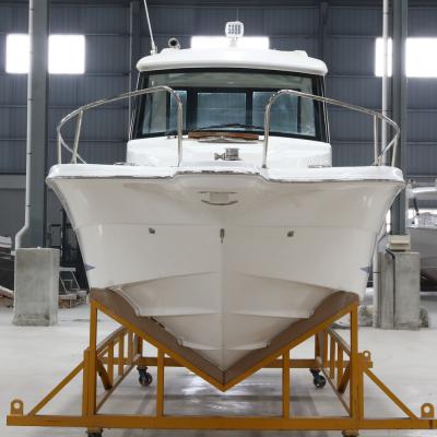 China Entertainment factory wholesale new fiberglass console control yacht lifestyle 33FT enclosed fishing boats for sale for sale