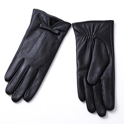 China Custom Made Warm Cycling Gloves Ladies Fashion Fashion Gloves Touch Screen Windproof for sale