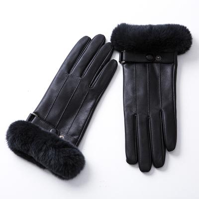 China Custom Windproof Touch Screen Gloves Fashion Winter Ladies Leather Gloves for sale