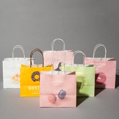 China Bolsas de embalaje portátiles de tamaño 28*15*28cm Impresas digitales para un transporte fácil en venta