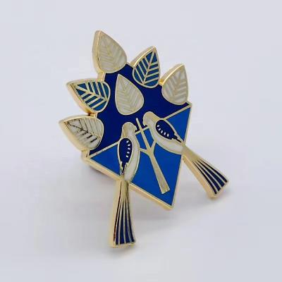 China China Lapel Badges Brands Wholesale Free Sample Design Logo Metal Hard Enamel Badges Custom Made For Souvenir for sale