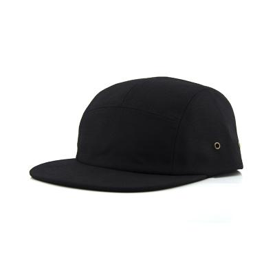 China OEM JOINT Black White Cotton Flat Brim Woven Label Custom 5 Panel Hat For Men for sale