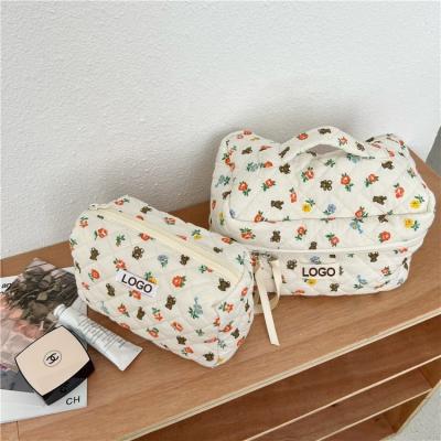 China Custom Logo Three Piece Set Fashion Cartoon Flower Bear Travel Bag Toiletries Wholesale Cosmetic Portable Sundries Organizer Bag for sale