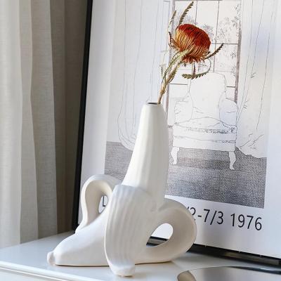 China Nordic Minimalist Home Decoration Ceramic Flower Vase for sale