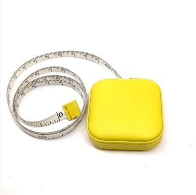 China Grátis fita de costura de couro personalizado quadrado mini PU fita de couro medida portátil lindo retrátil tapeline à venda