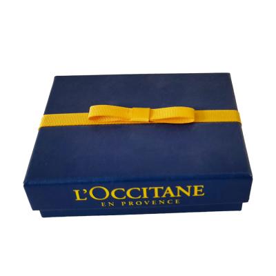 China Custom Logo Luxury Clothes Paper Gift Packaging Box Recyclable With Bow Knot for sale