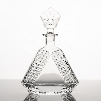 China New Stocked Arrived 22 Ounce Crystal Triangle Whiskey Decanter Lead Free for sale