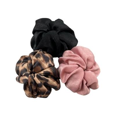 China New fashion leopard print claw hair clip curly hair clip ponytail ball hair clip stand matte bird hair nest hair clip for sale